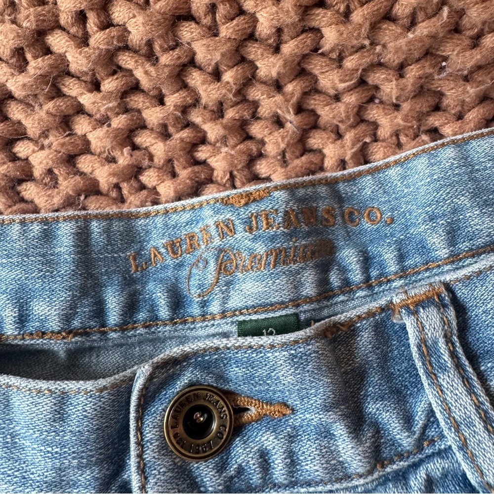 Lauren Ralph Lauren Denim Bermuda Shorts Size 12 Light Wash Raw Hem Style Jorts - Picture 14 of 14